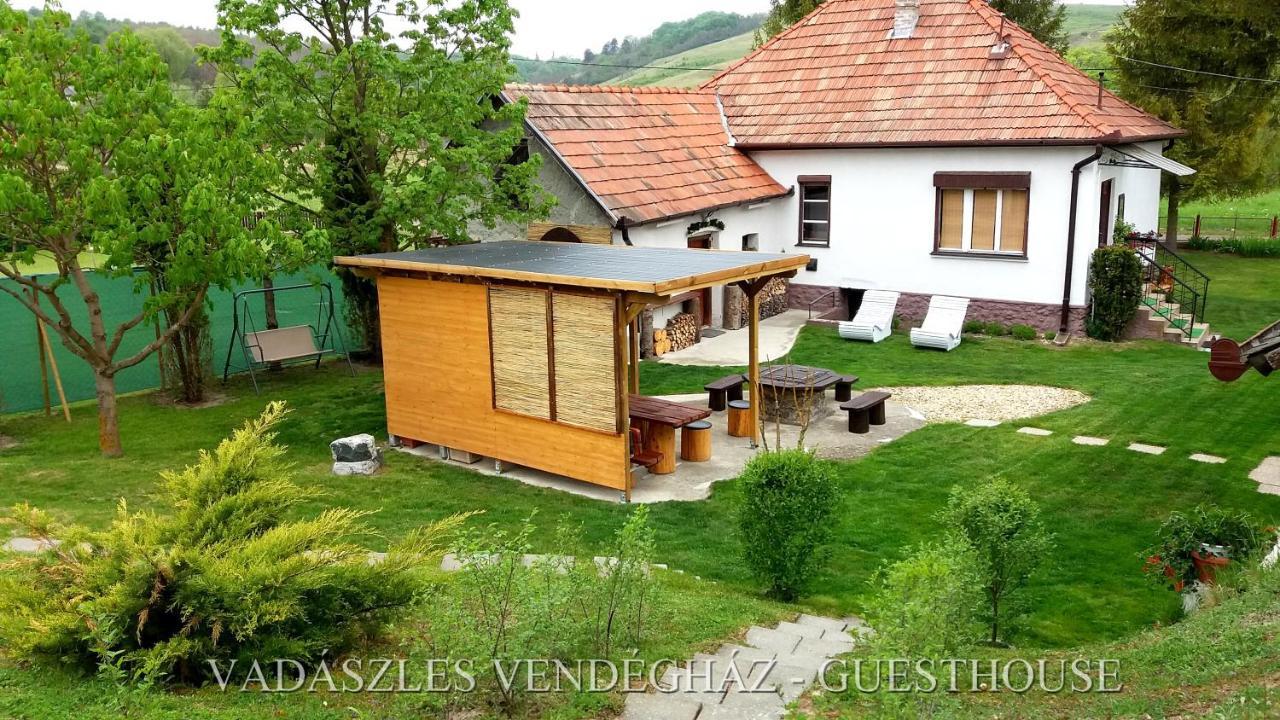 Apartment Vadaszles Vendeghaz *